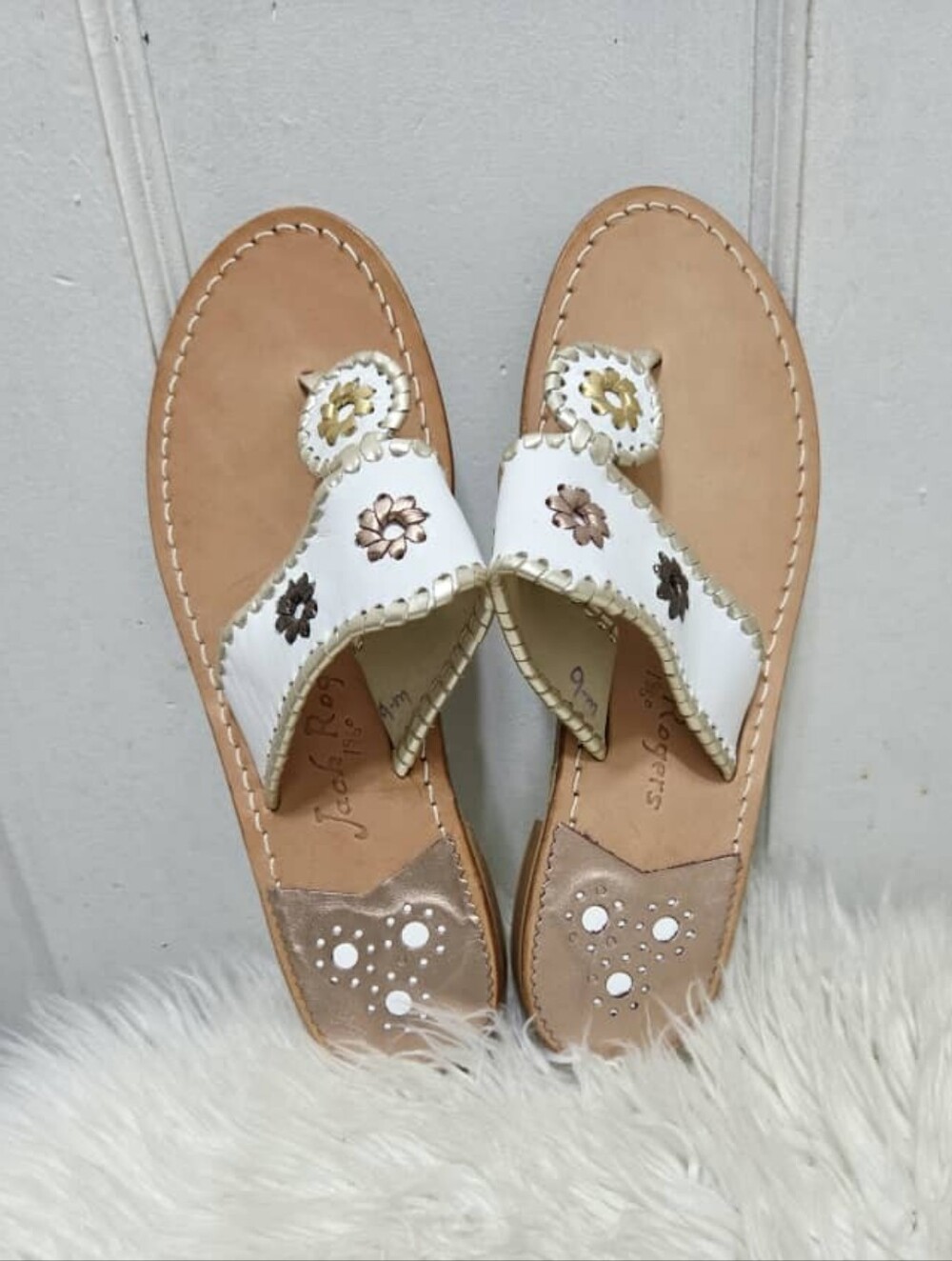 Jack Rogers Nantucket Gold Navajo Women's Sandals white/gold New Without Box 9M